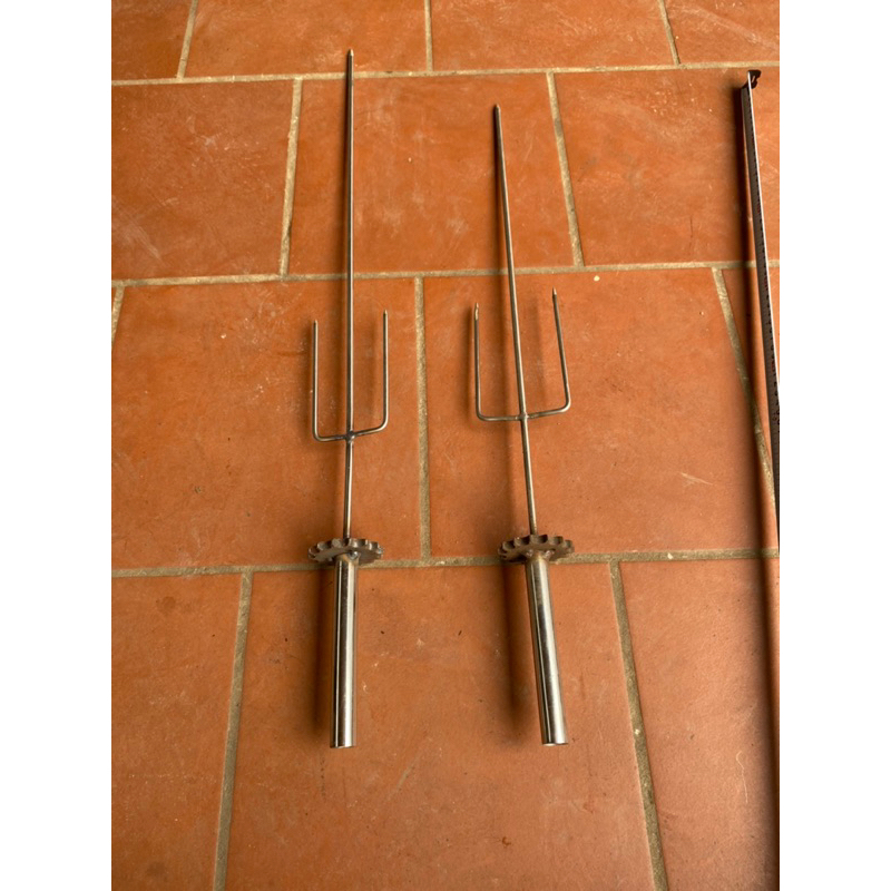 Xiên Nướng chân giò heo cho máy quay tự động - chạy xích to xe máy honda