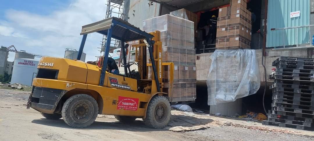 Cho thuê xe nâng TPHCM