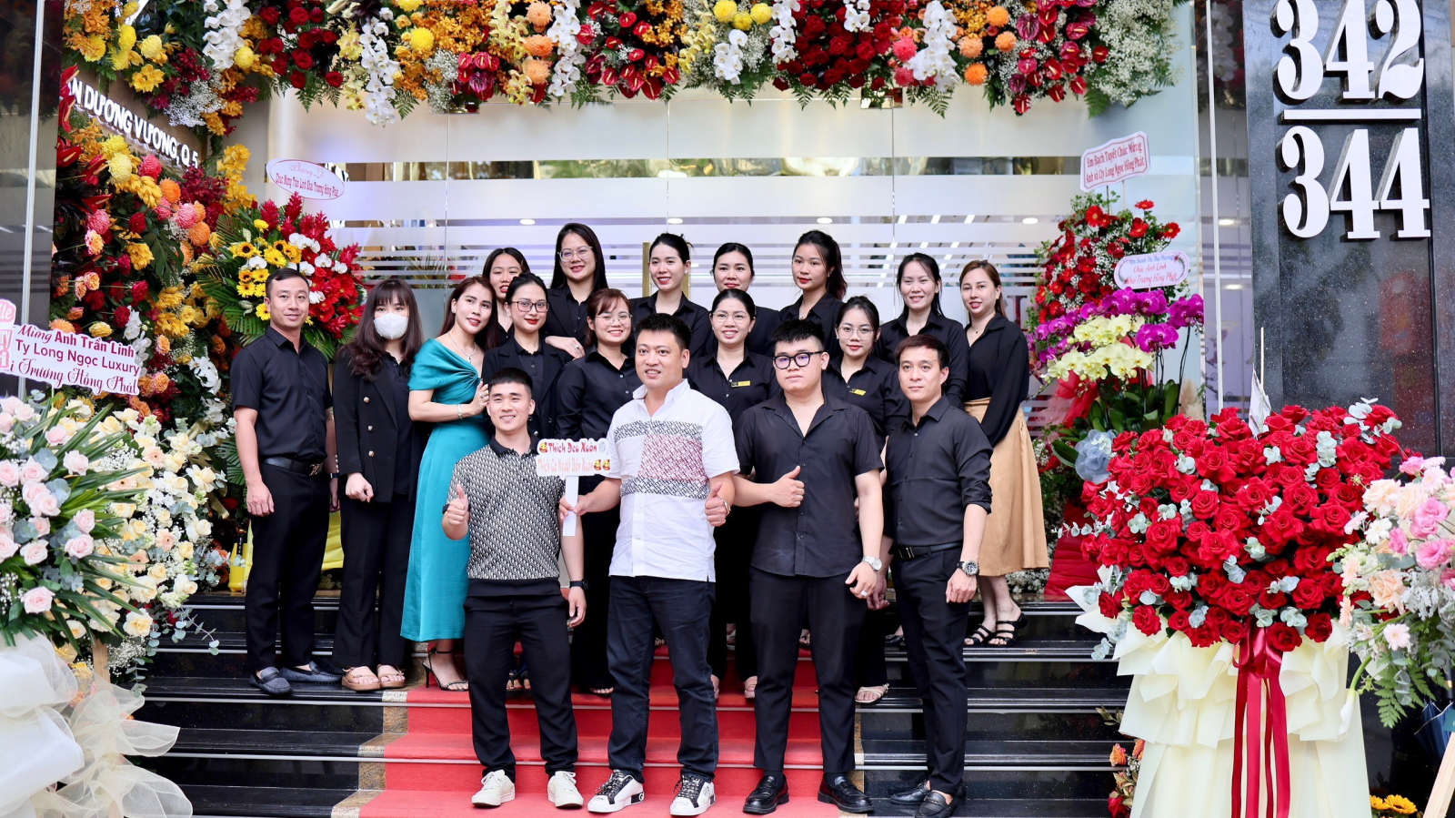 Giới thiệu về Long Ngọc Luxury - Trang sức kim cương