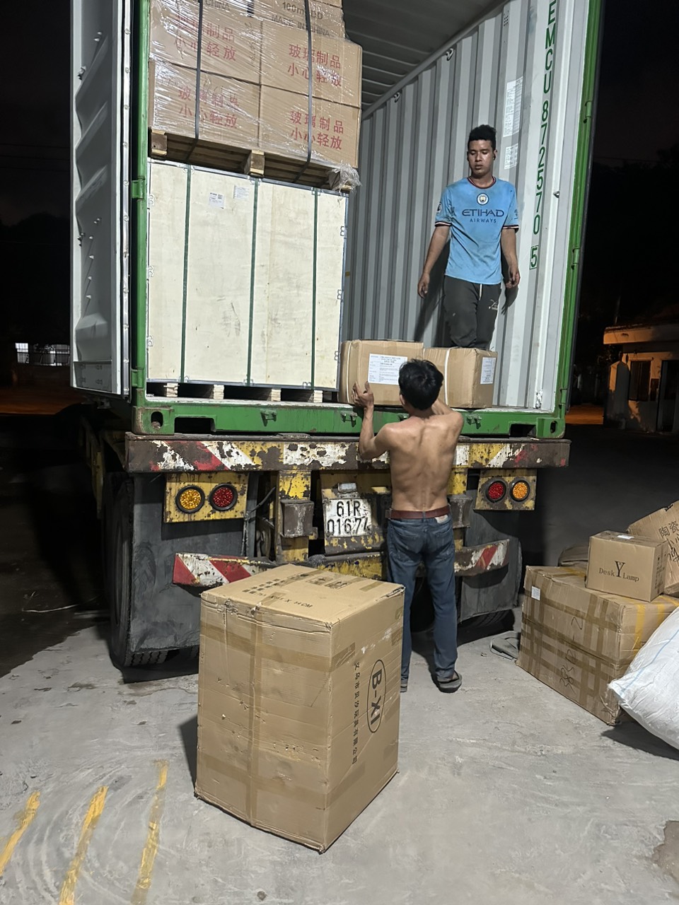 Dịch vụ bốc xếp container TPHCM